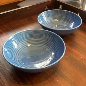 2 blue (‘denim’) bowls. 
Gordan Ramsay’s ‘Maze’ by Royal Doulton
